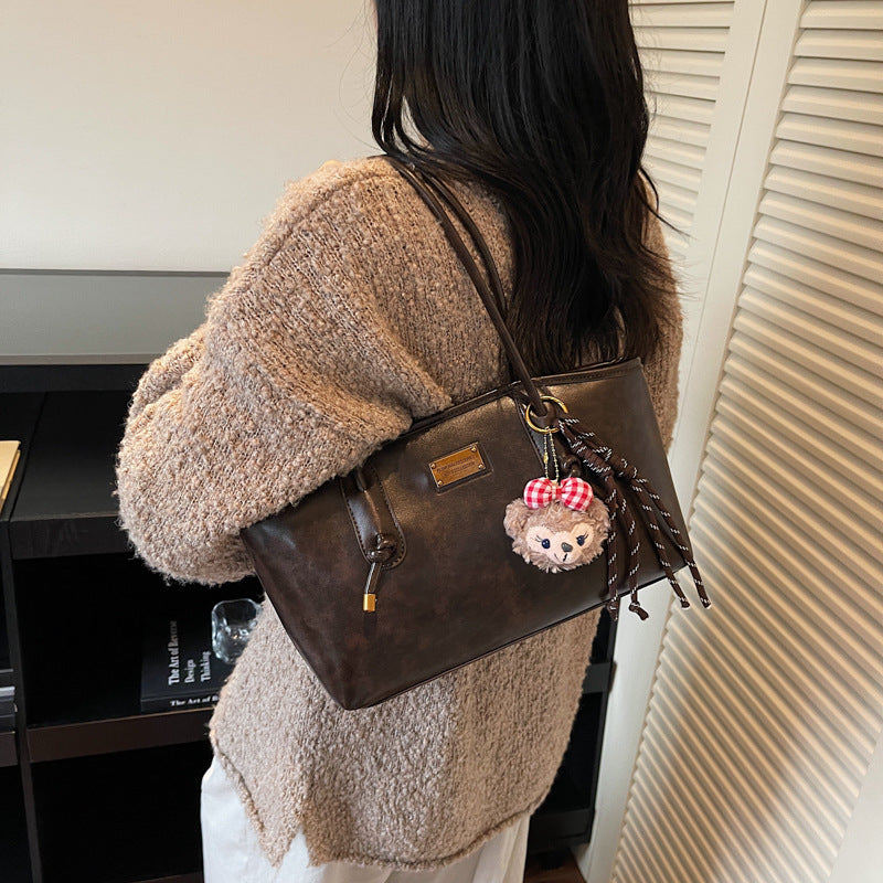 Elegant Structured Leather Handbag Bowlift