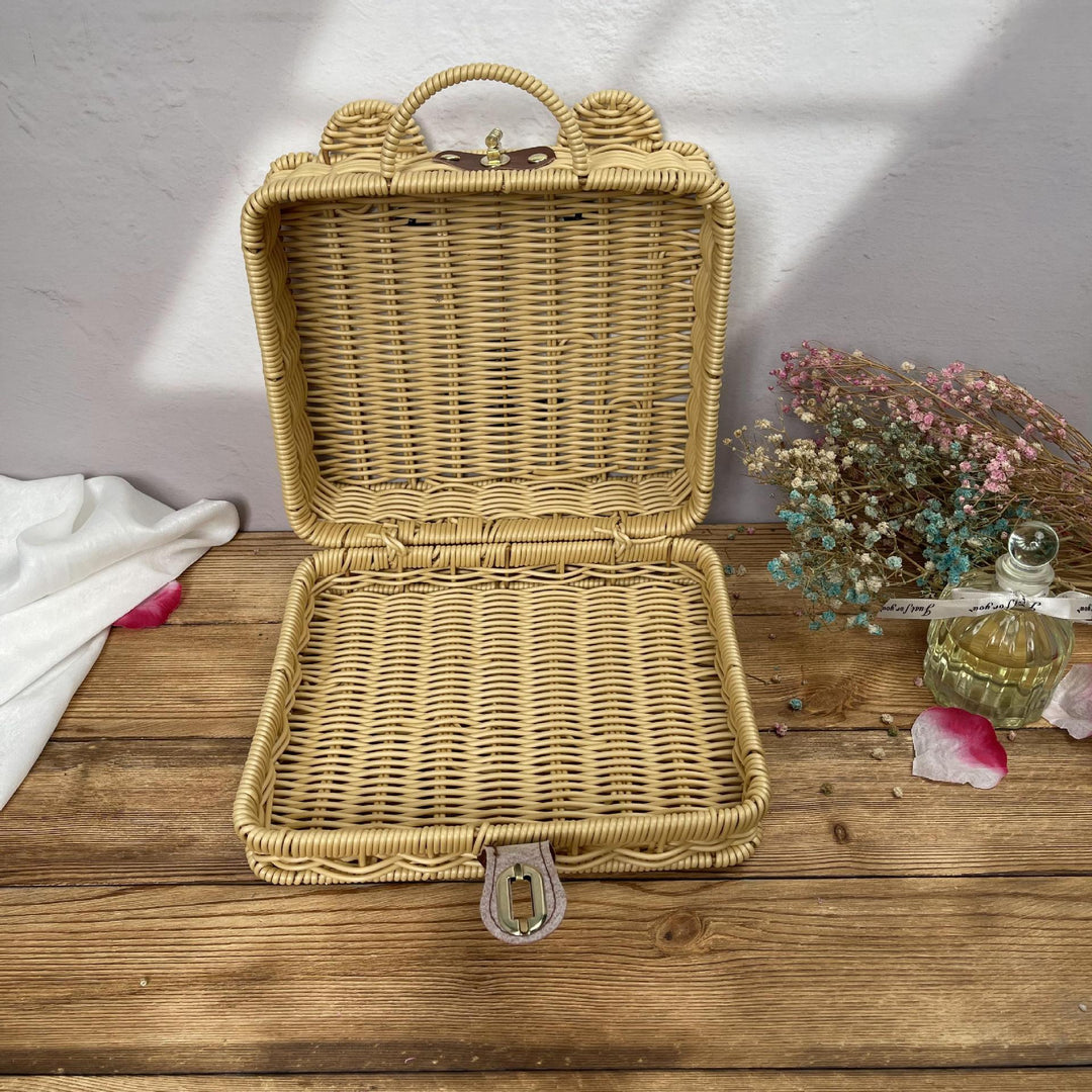 Ladies Basket Bag Bowlift