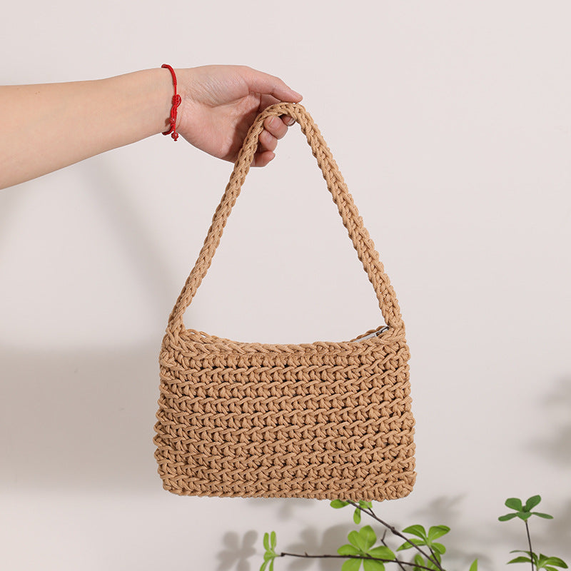 Handmade straw crossbody bag with structured design Bowlift