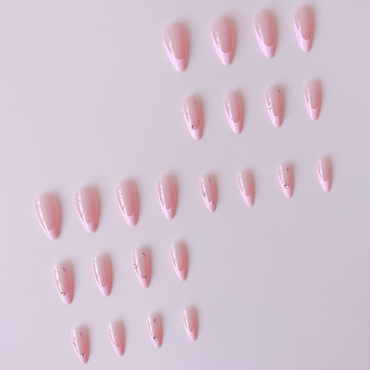 Artificial nail set with elegant glitter accents Bowlift
