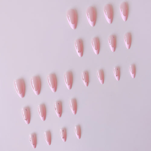 Artificial nail set with elegant glitter accents Bowlift