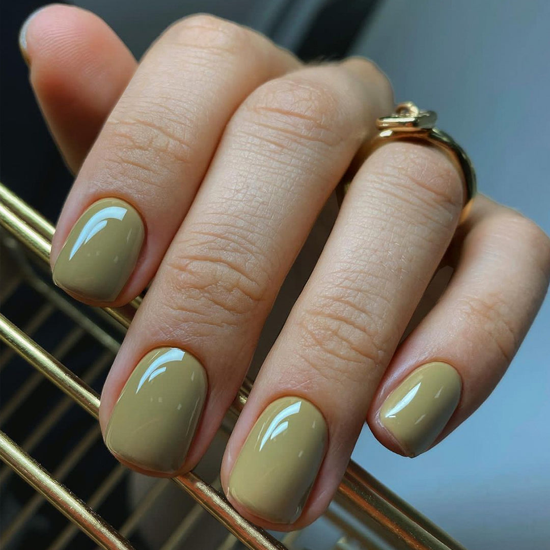 Acrylic nail set for well-groomed and elegant nails Bowlift