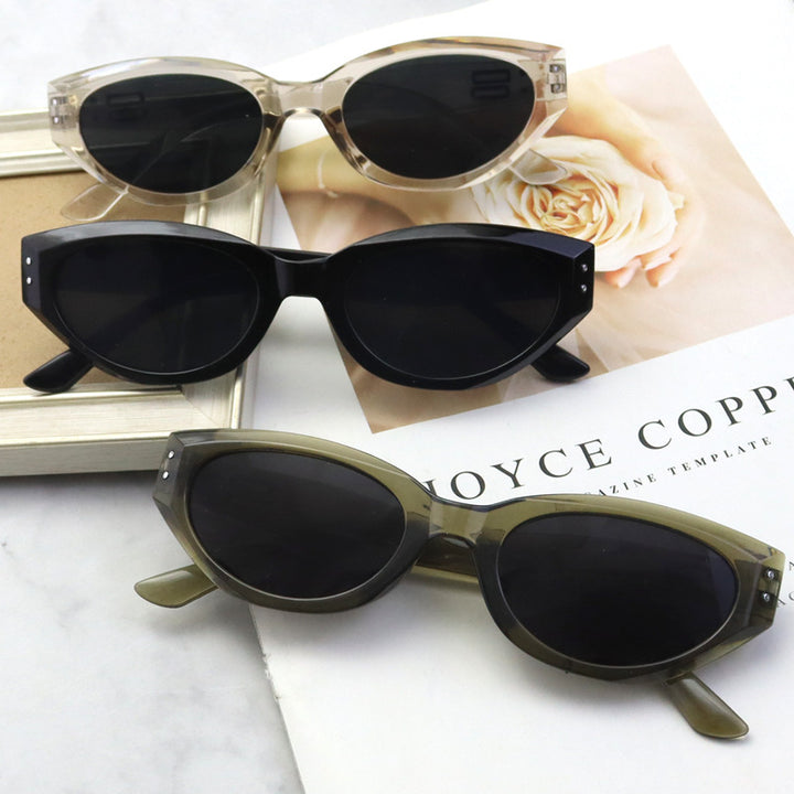 Vintage-Inspired Cat Eye Sunglasses Bowlift