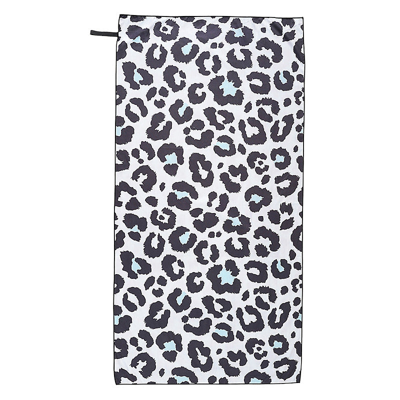 Beach towel with artistic mandala design Bowlift