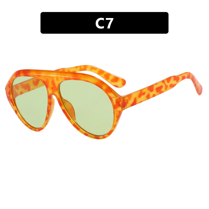 Women's oversized sunglasses with stylish design and protective UV filter Bowlift