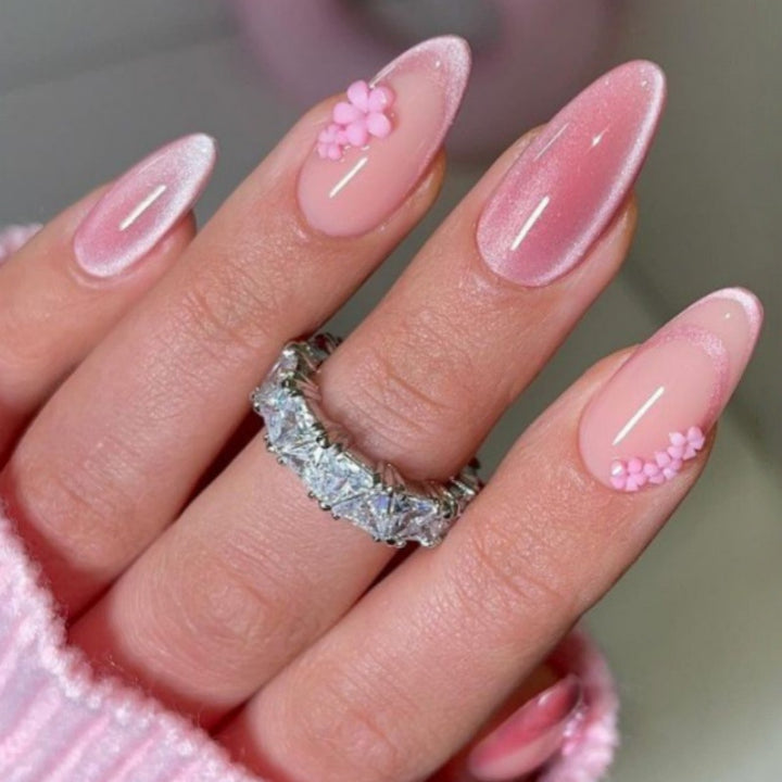 Floral Accent Almond-Shaped Press-On Nails Bowlift