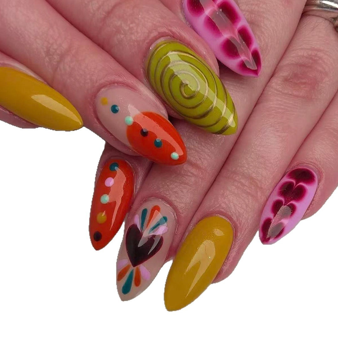 Artificial nails with Lively Design Bowlift