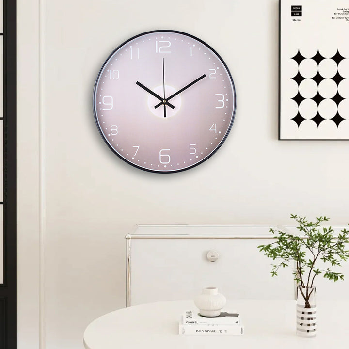 Wall clock with elegant leaf pattern Bowlift