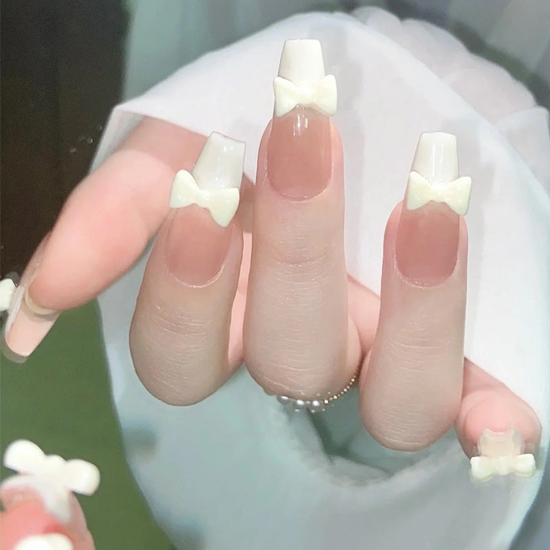 Press-On Nail Design Set with Artistic Holographic Elements Bowlift