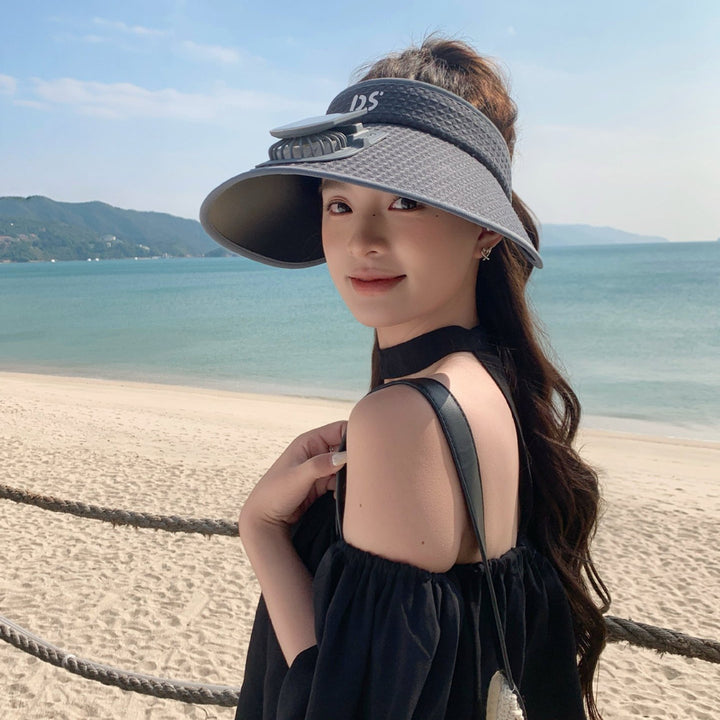 adjustable sun visor with integrated mini fan and UV protection Bowlift