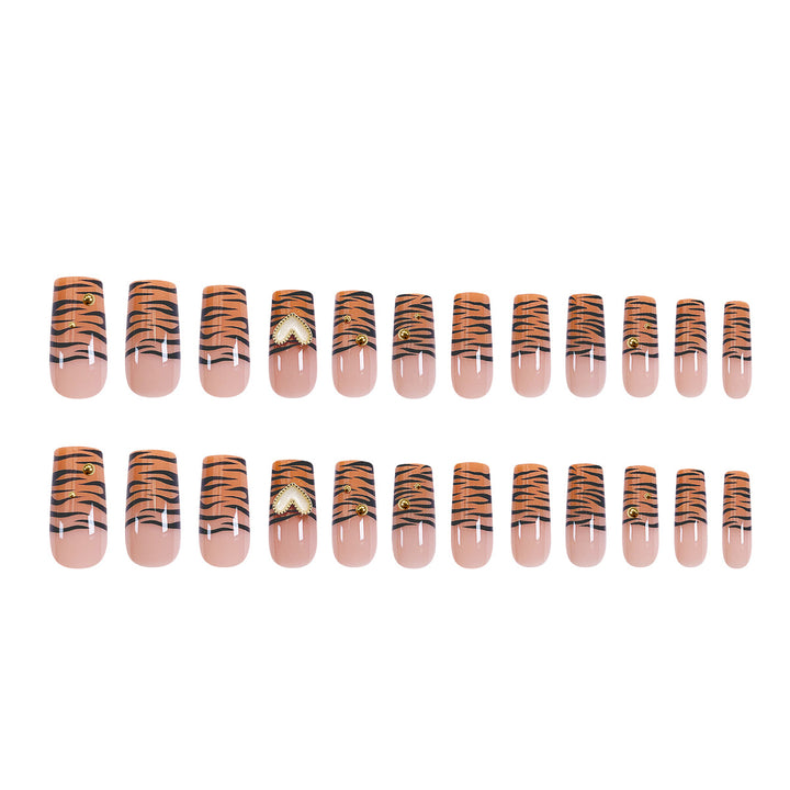 Artful Stylish Nail Art Bowlift