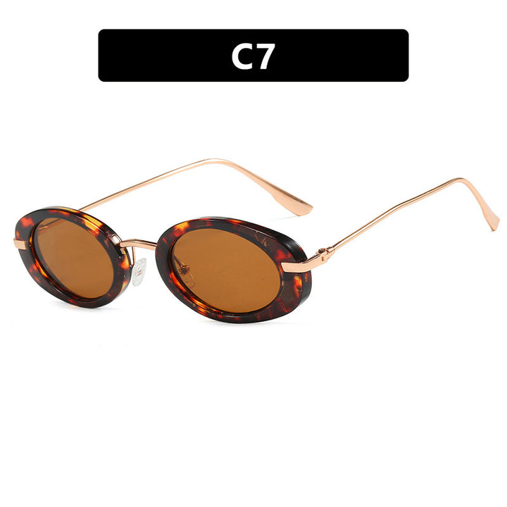 Ladies fashionable sunglasses in elegant oval design Bowlift