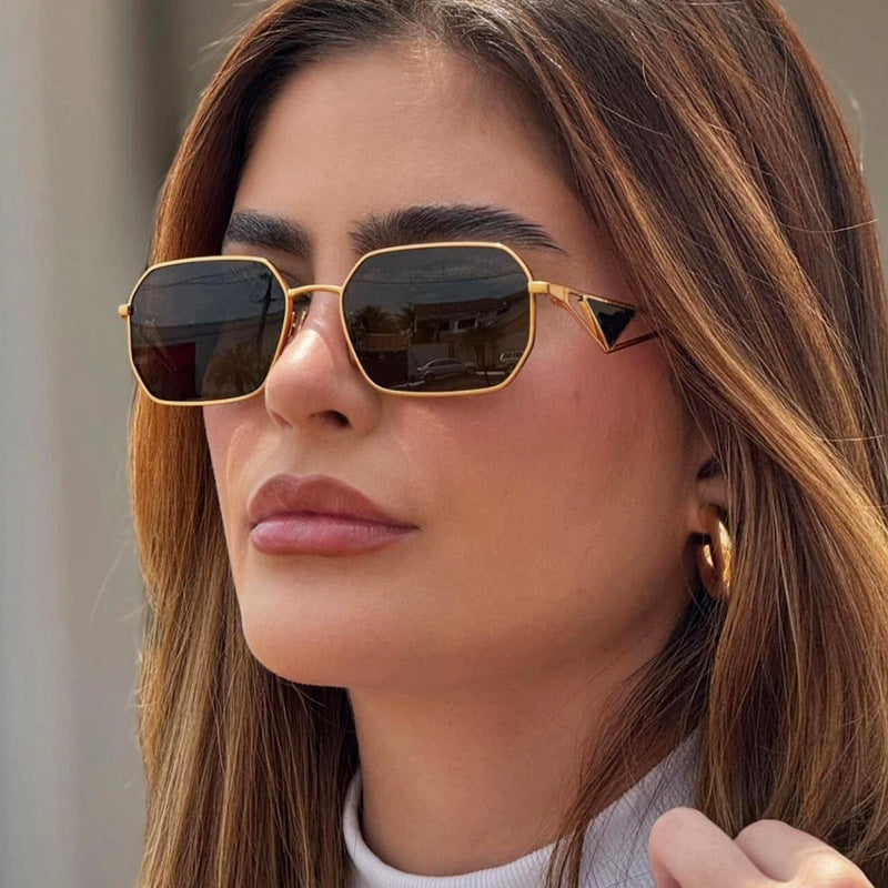 Women geometric luxury sunglasses with slim glossy frame Bowlift