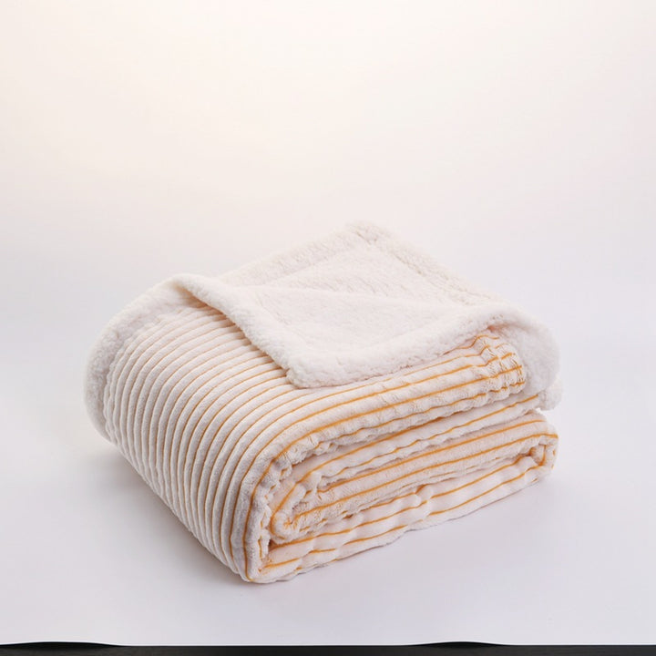Women's luxurious and soft cuddle blanket with velvety surface Bowlift