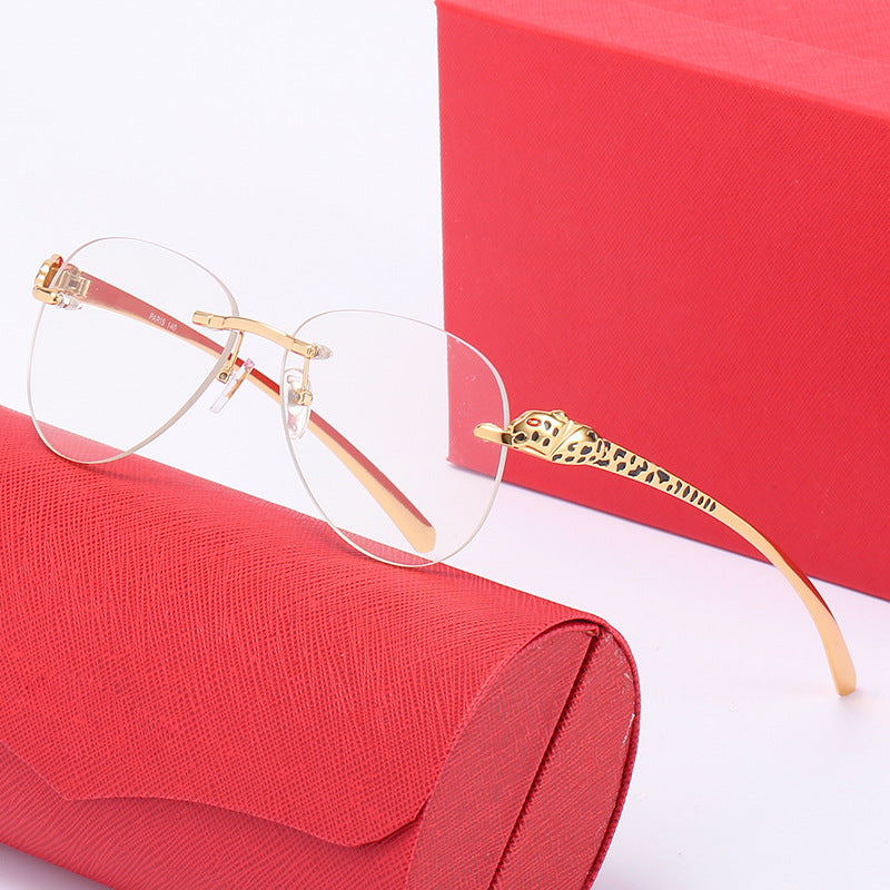 Ladies elegant pilot sunglasses with luxurious gold frame and protective lenses Bowlift