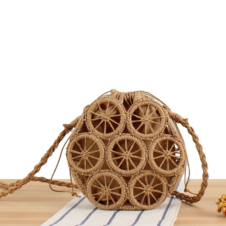 Round basket bag with unmistakable design Bowlift