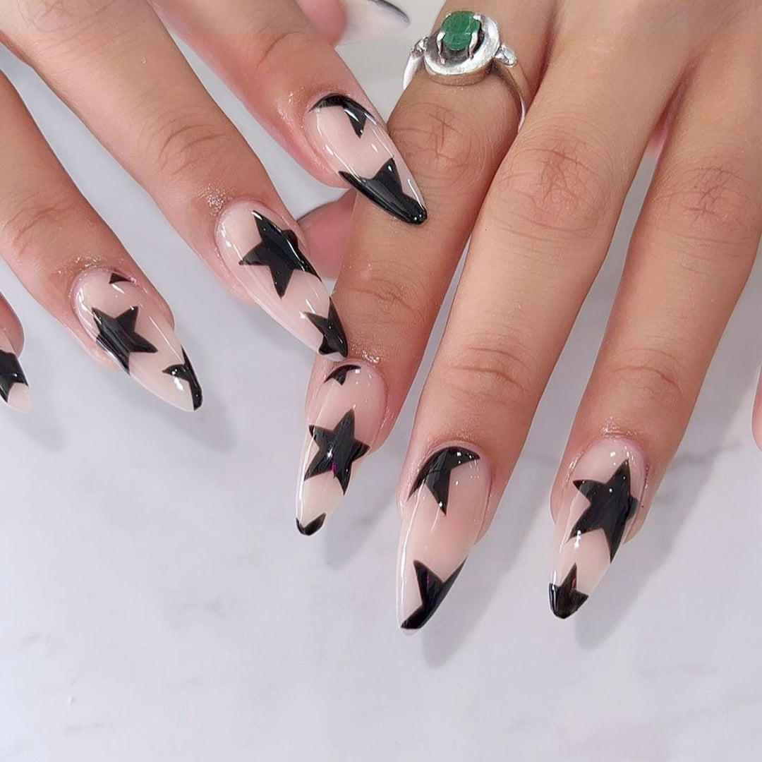 Creative nail tips with star motif Bowlift