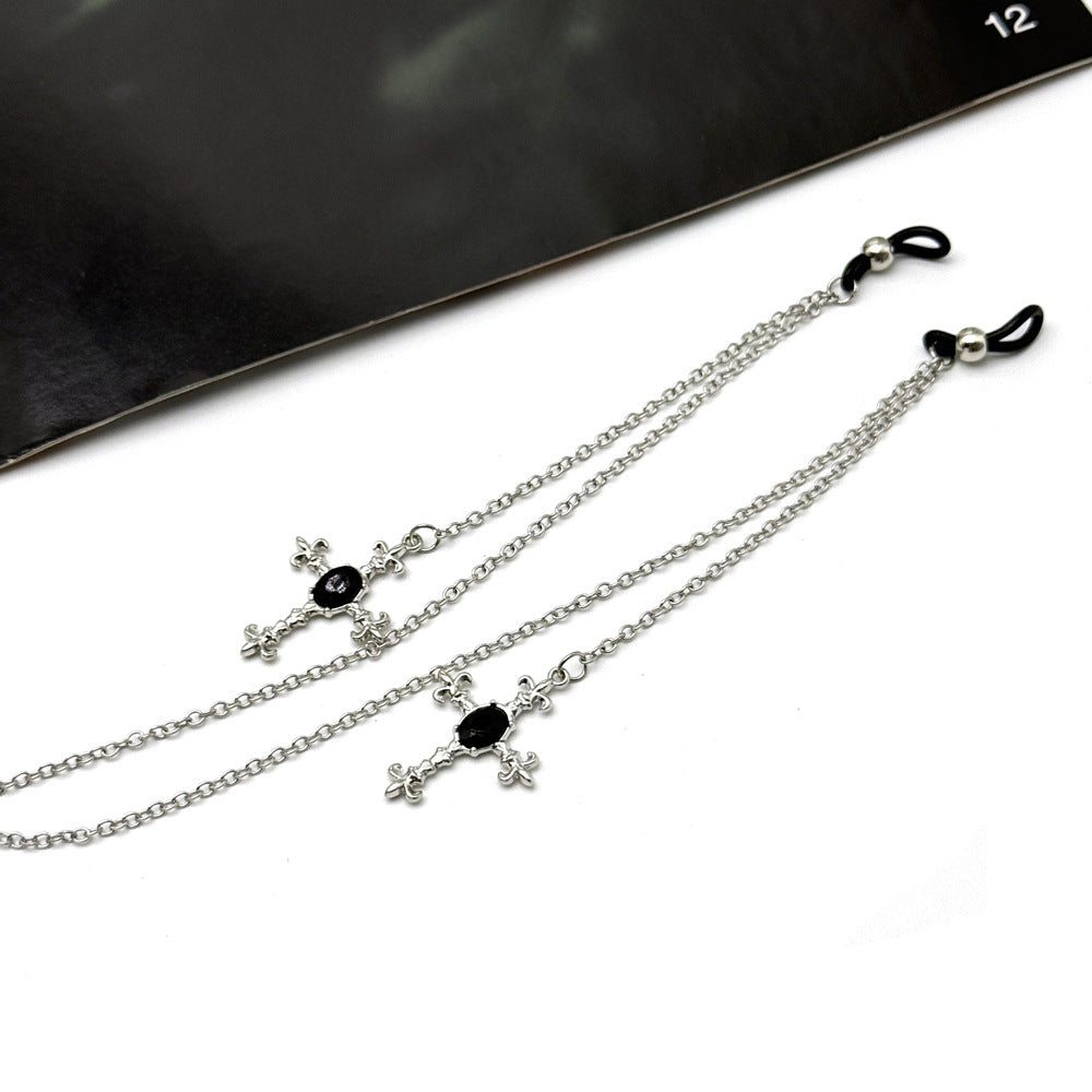 Ornate Skull Pendant Eyewear Chain Bowlift