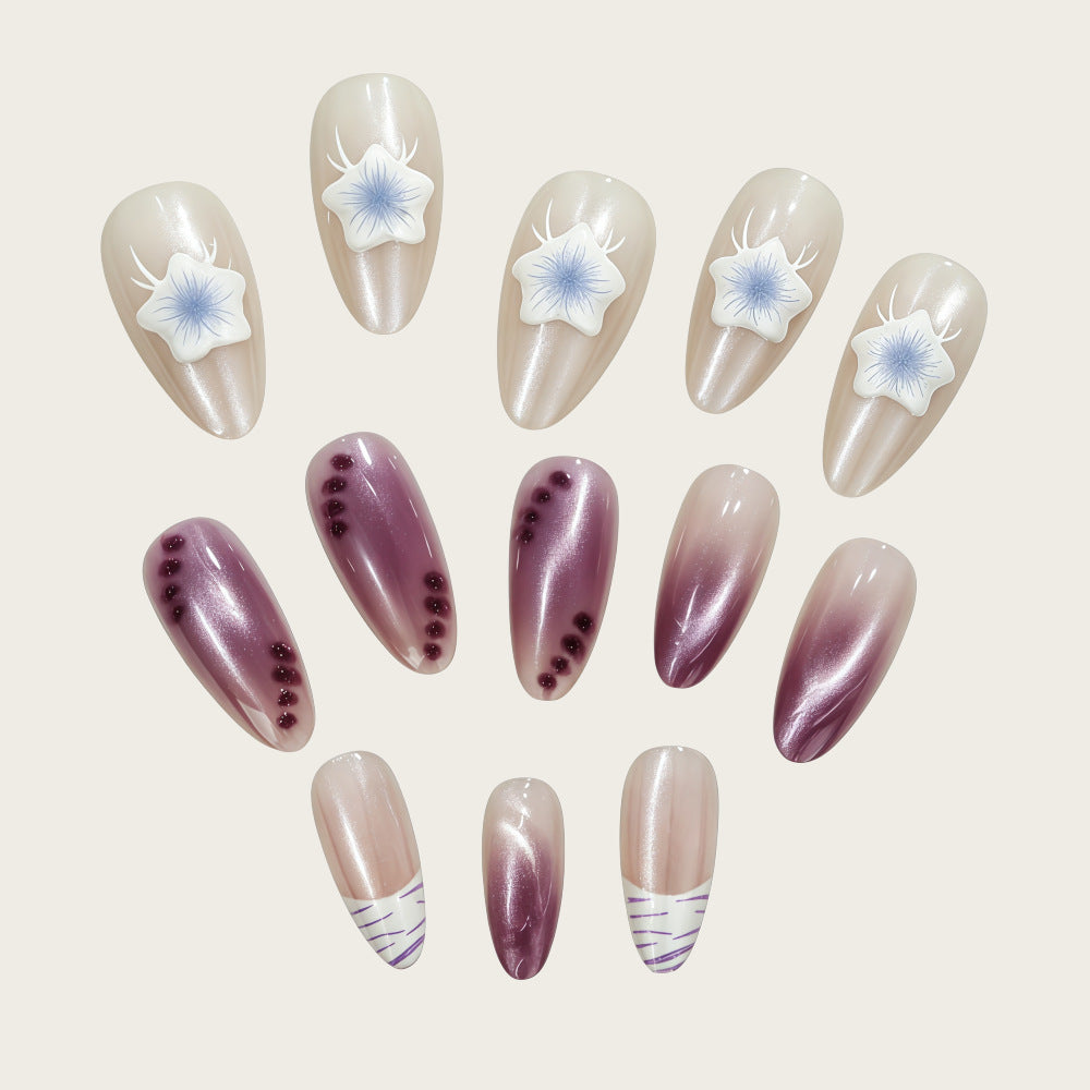 Creative artificial nails with floral design Bowlift
