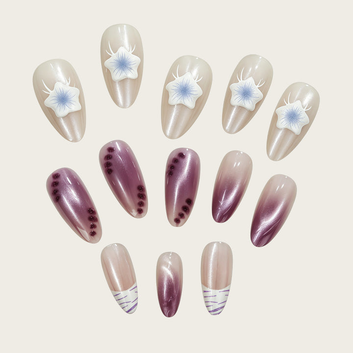 Creative artificial nails with floral design Bowlift