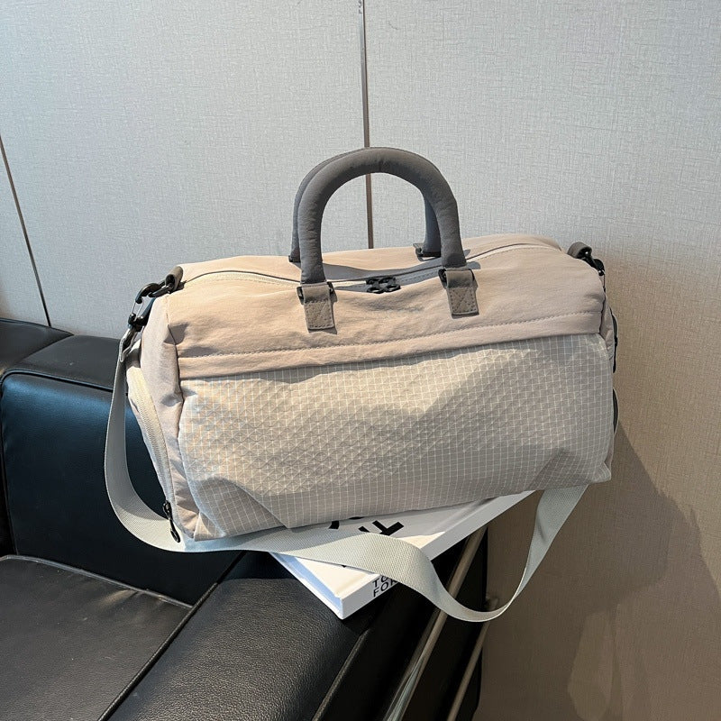 Travel bag with removable shoulder strap Bowlift