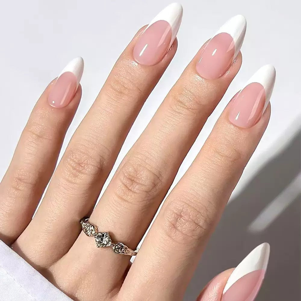 Artificial nail set with elegant French design and gloss effect Bowlift