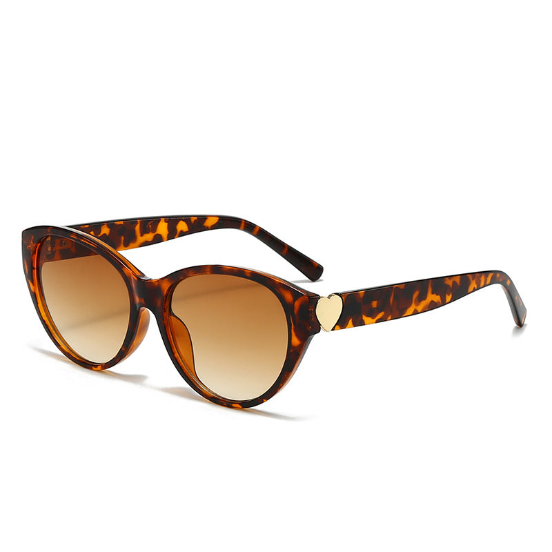 Women Cat-Eye Sunglasses with Heart Design Bowlift