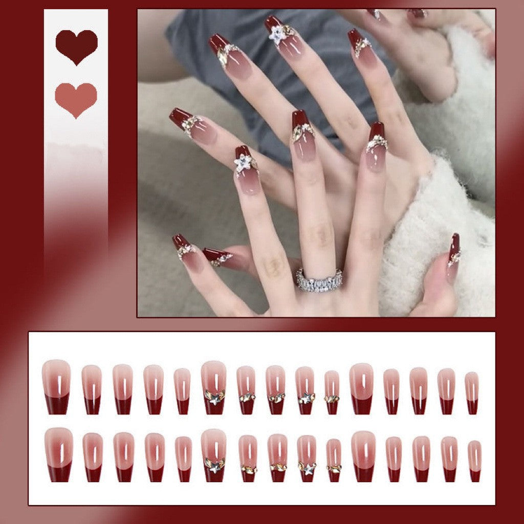 Glamorous nail art with pearls and glitter Bowlift