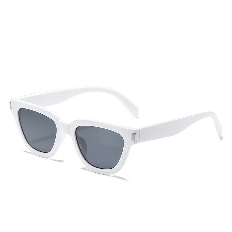Fashionable Cat-Eye Sunglasses Bowlift