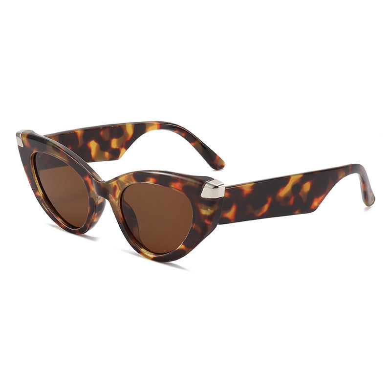 Ladies Cat-Eye Sunglasses in Luxurious Tortoise Design Bowlift