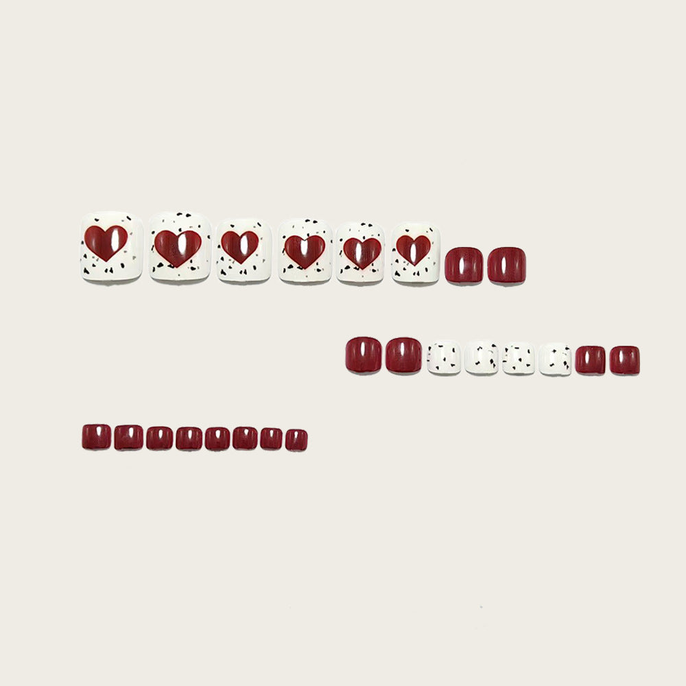 Artificial nails in romantic heart design Bowlift