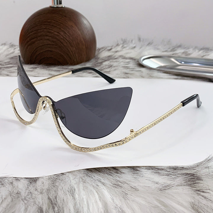 Women's extravagantly shaped Cat-Eye sunglasses with sparkling appliqués Bowlift