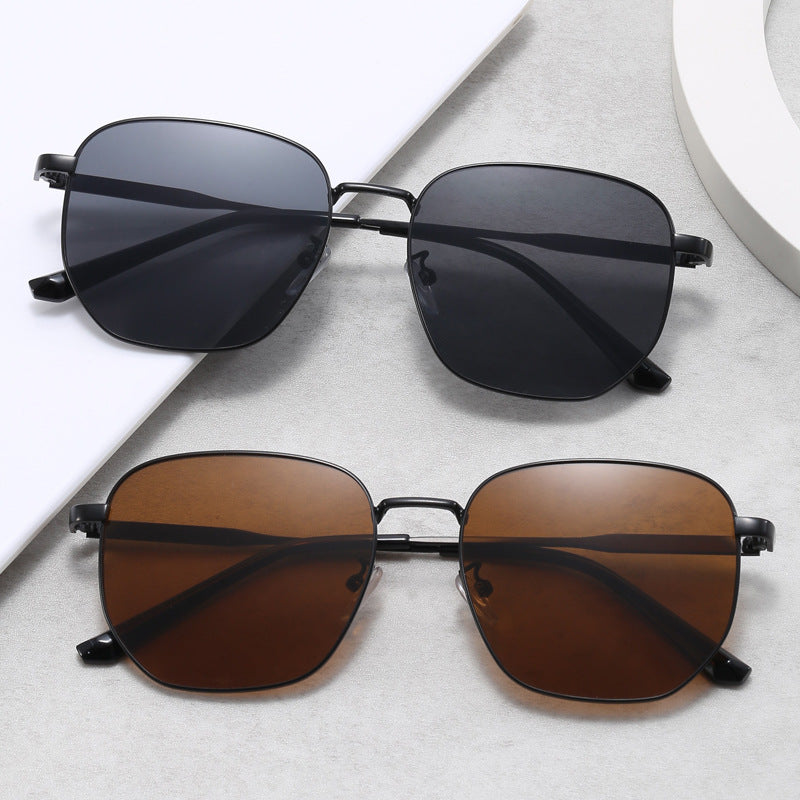 Women’s fashionable square glasses with lightweight metal frame Bowlift