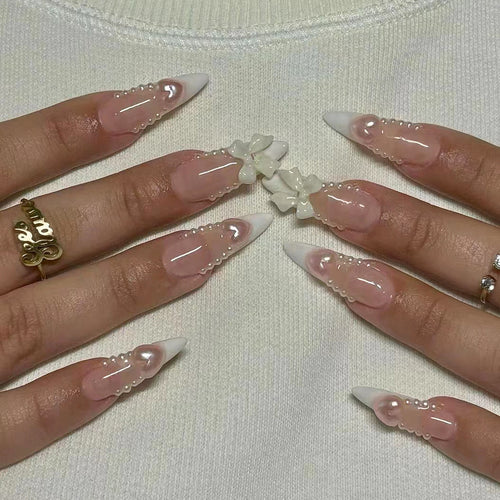 Artistic Fingernails with 3D Decoration Bowlift