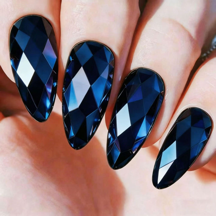 Eye-catching 3D art nails in crystal design Bowlift