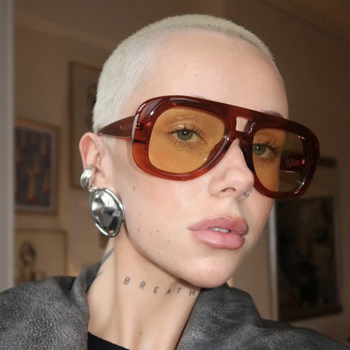 Women's striking sunglasses in elegant style Bowlift
