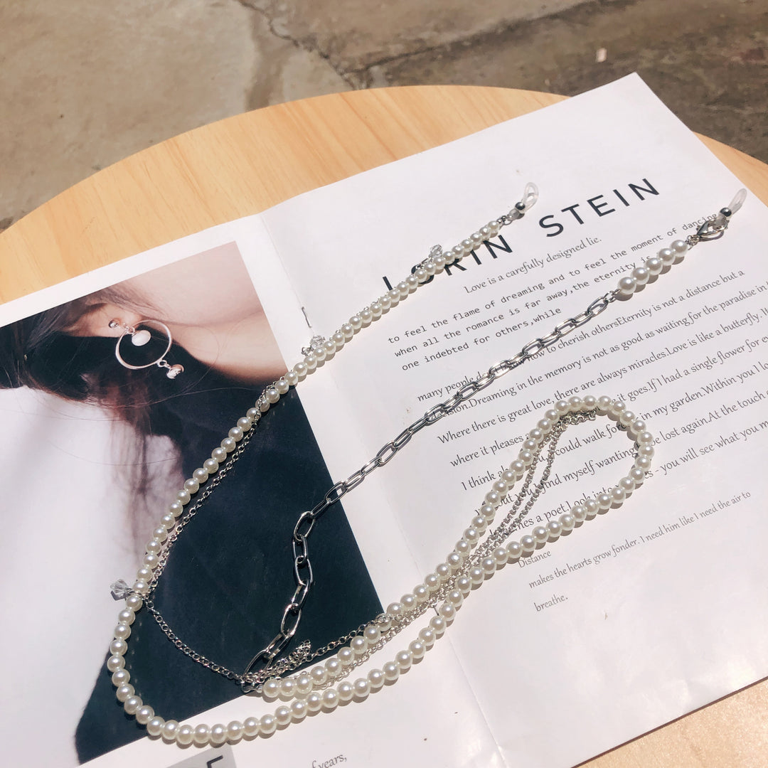 Elegant Pearl Accented Eyewear Chain Bowlift