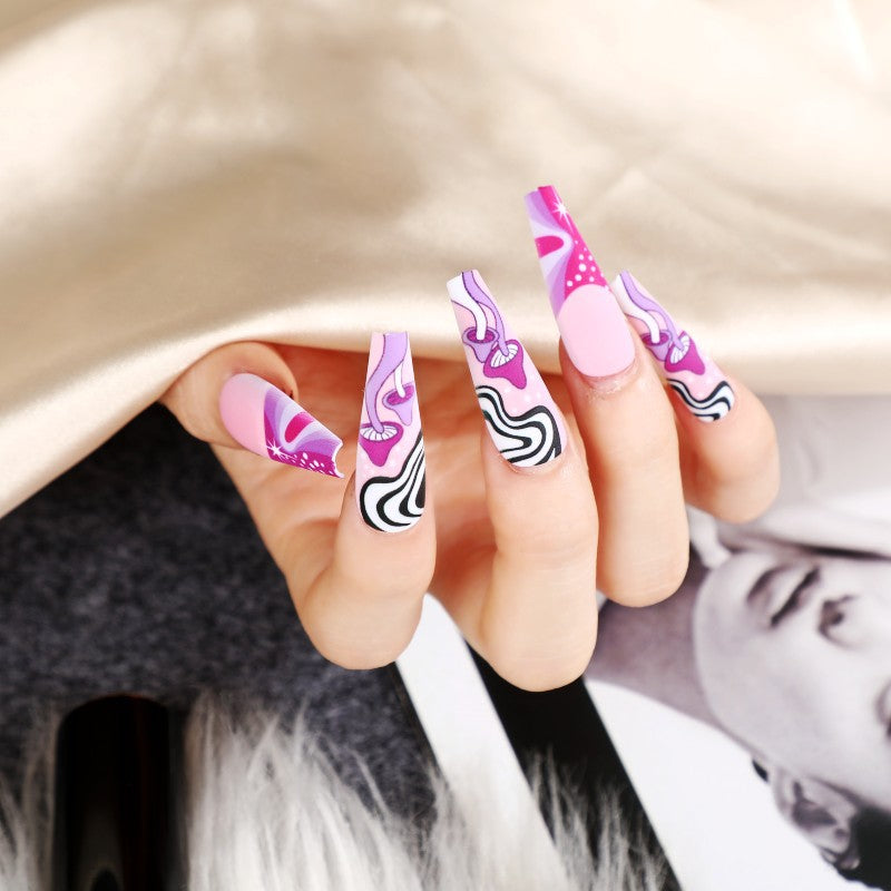 Artificial nails in modern abstract design Bowlift