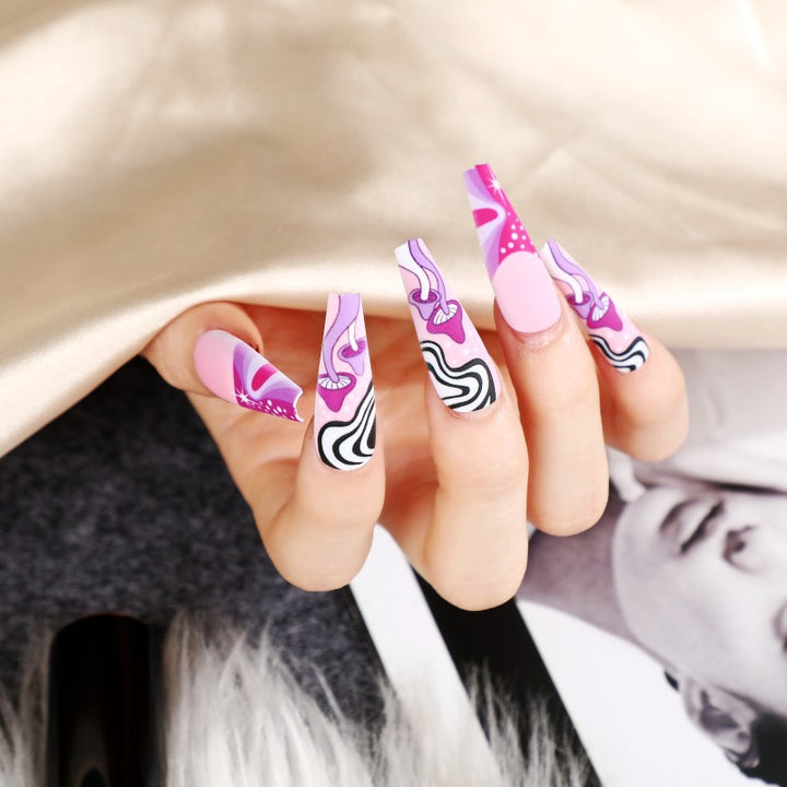 Artificial nails in modern abstract design Bowlift