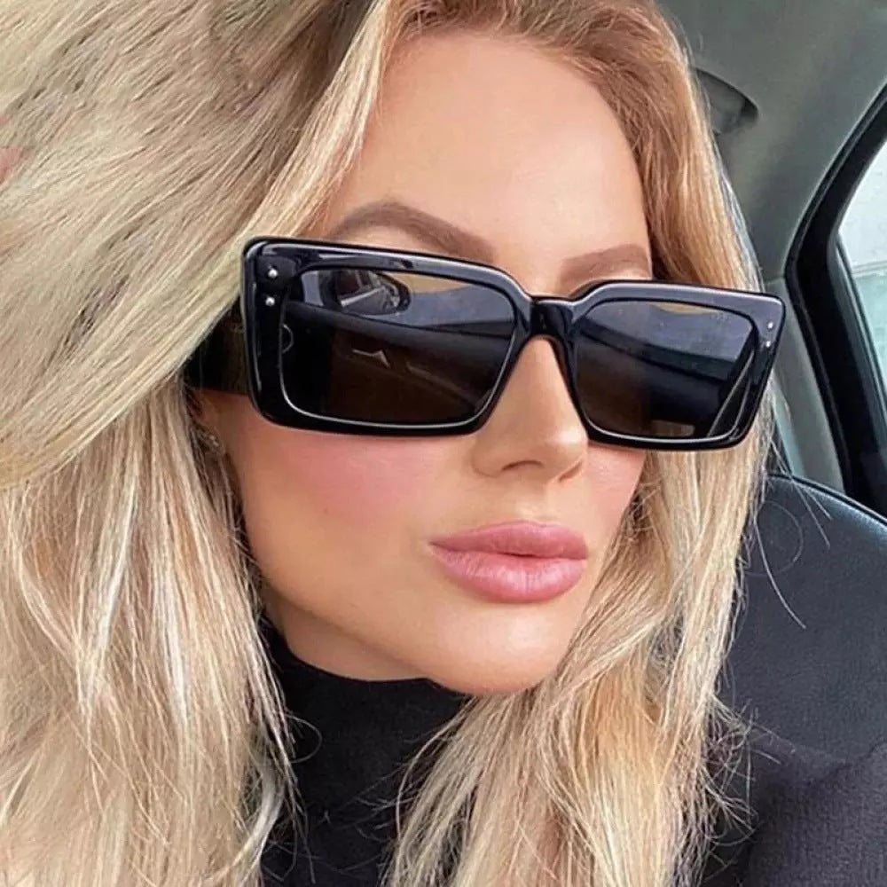 Ladies fashionable sunglasses in modern rectangular design Bowlift