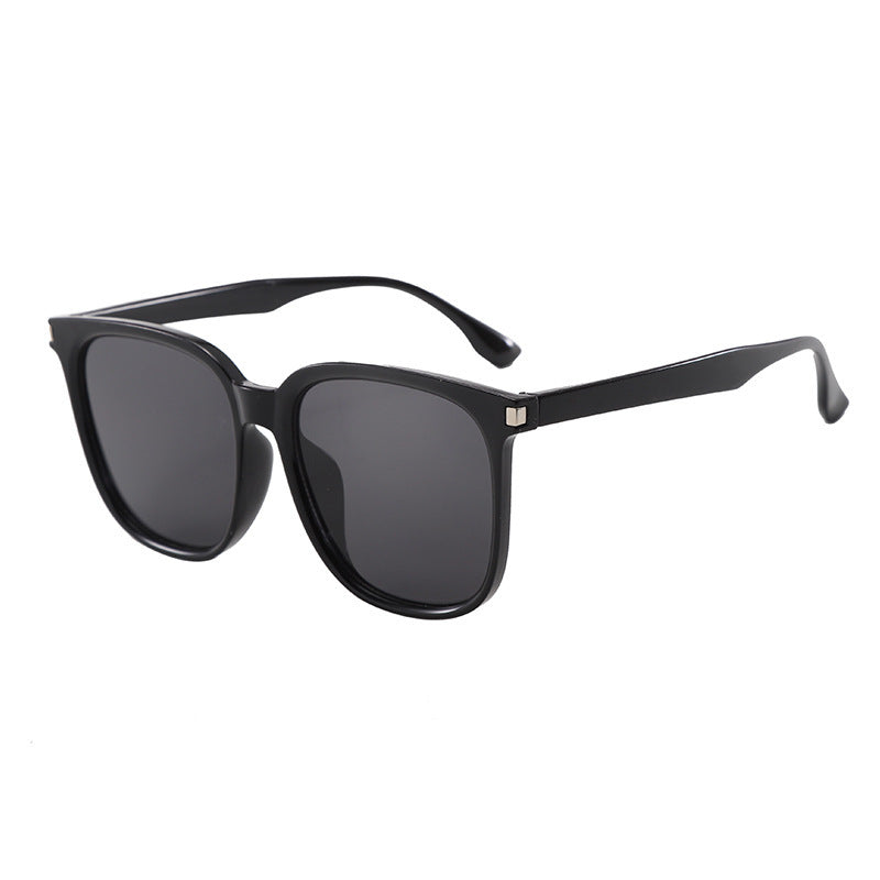 Women stylish fashionable sunglasses in square design Bowlift