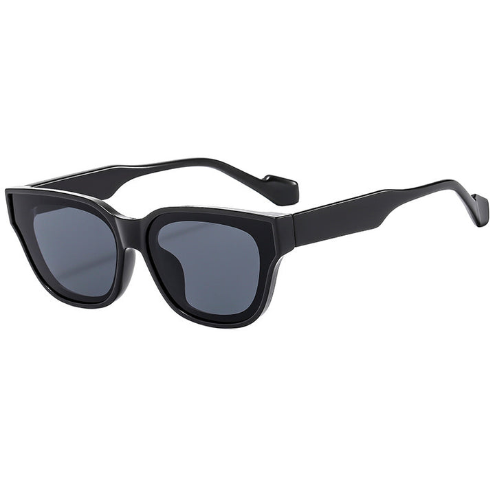 Ladies trendy Cat-Eye sunglasses in striking design Bowlift
