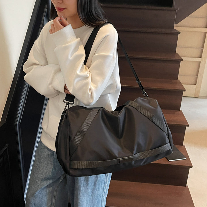 Leisure travel bag with multiple inner compartments Bowlift