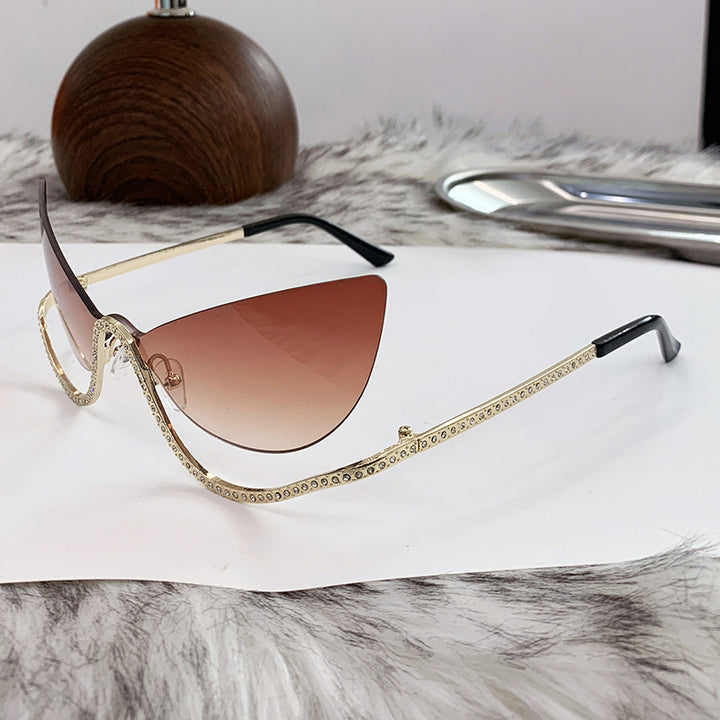 Women's extravagantly shaped Cat-Eye sunglasses with sparkling appliqués Bowlift