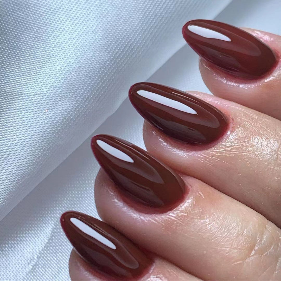 Elegant Nail Art with Gloss Finish Bowlift