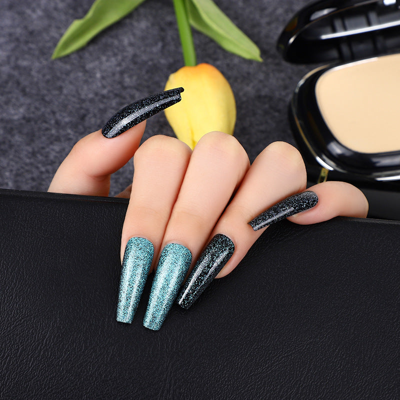 Nail art set with glitter and elegant transitions Bowlift