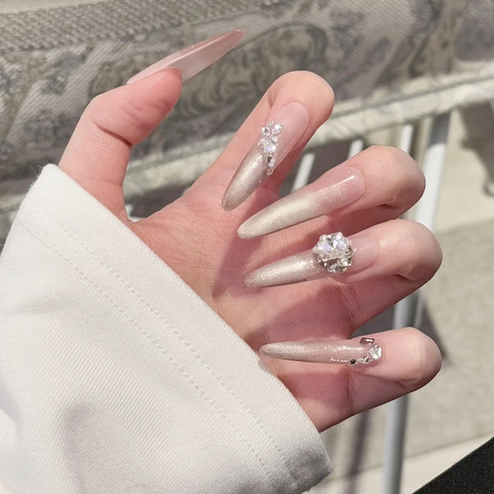 Acrylic nail set with glamorous glitter effect Bowlift