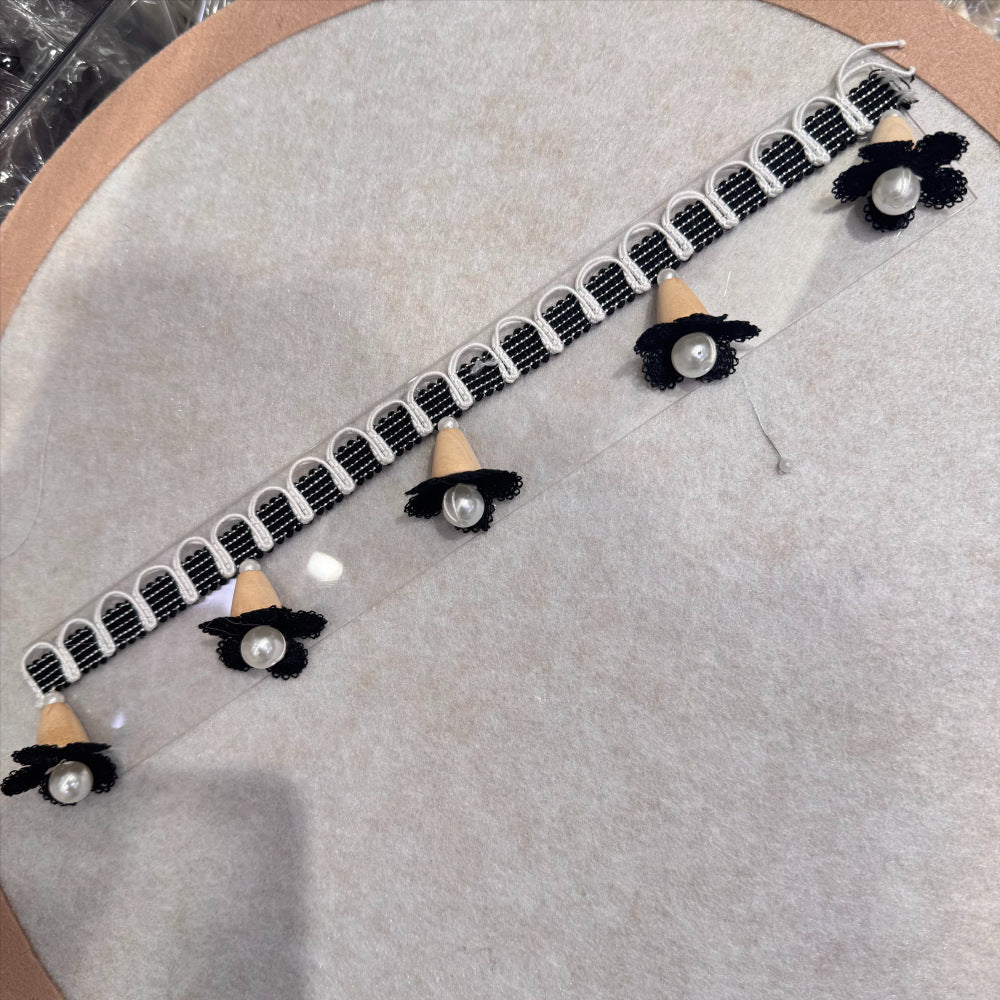 Elegant and Playful Lace Trim Bowlift