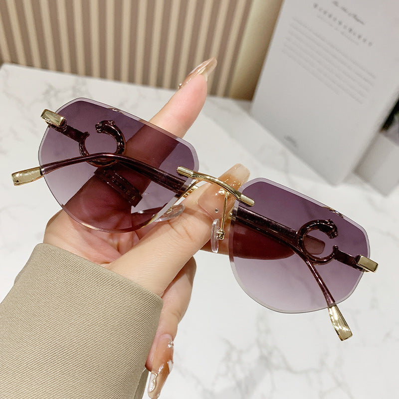 Women's trendy chic sunglasses in modern design with delicate metal frame Bowlift