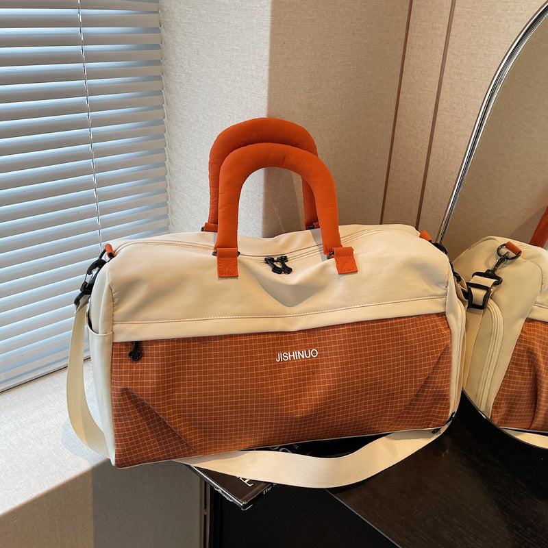 Sporty Leisure Duffel Bag with Ergonomic Handles and Multiple Compartments Bowlift